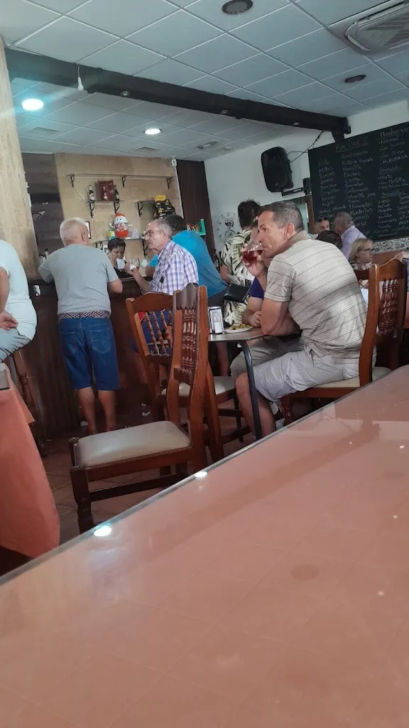 Miguel Castro_Cafe Bar Alborada_Peal de Becerro_review