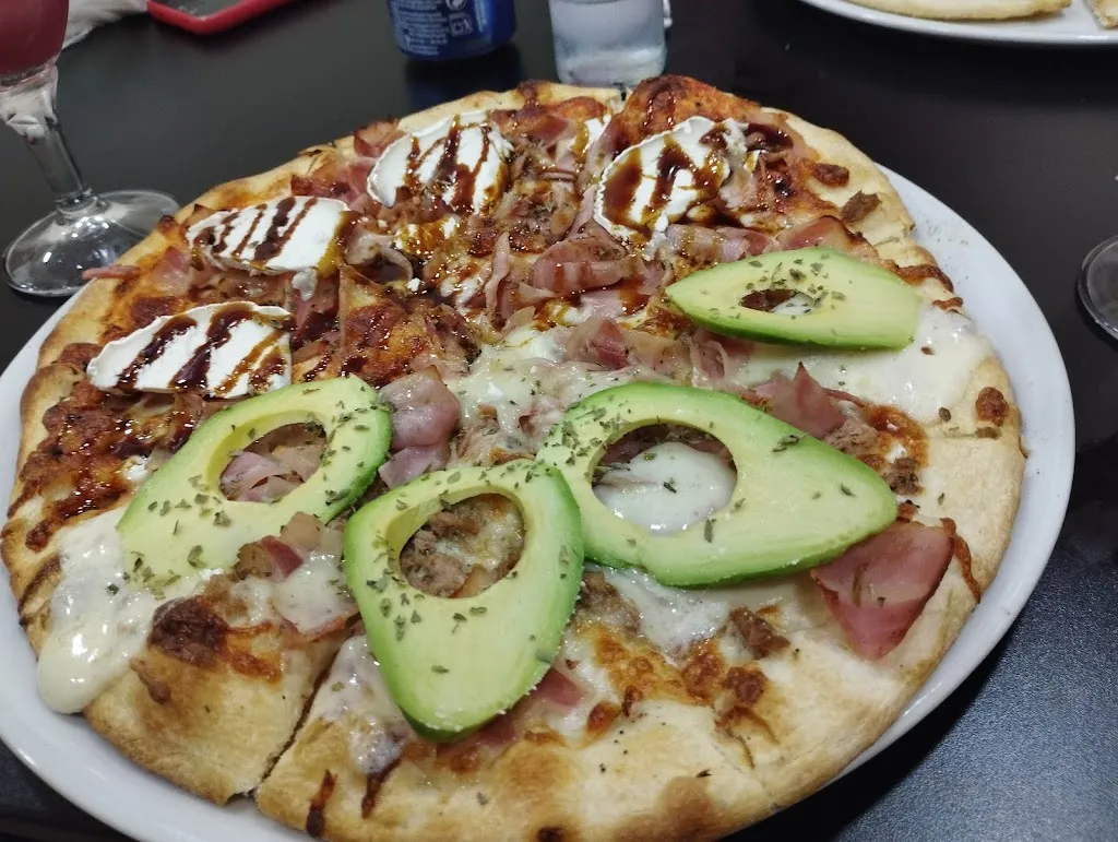 Rosa_Pizzería Lara _Peal de Becerro_review