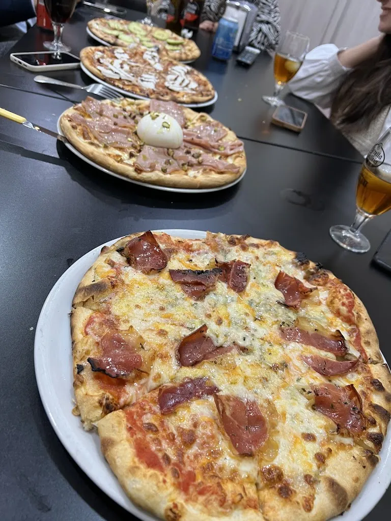 Pizzería Lara _Peal de Becerro_slider_image_2