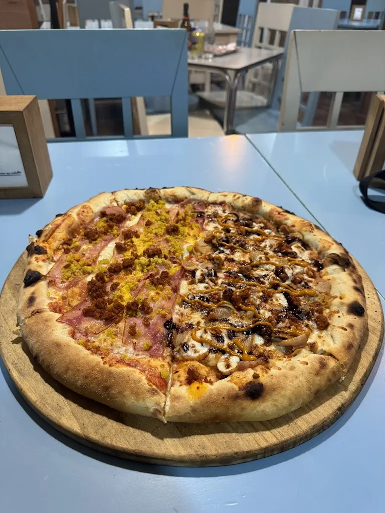 Pizzería La Tahona_Peal de Becerro_slider_image_1