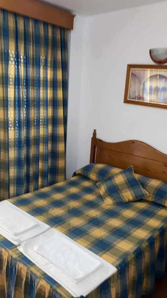 Hotel restaurante Juanito_Peal de Becerro_slider_image_1