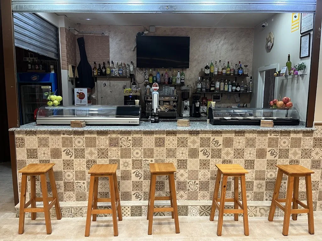 Café - Bar La Estación restaurant in Porcuna