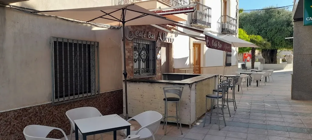 Café Bar Alberto restaurant in Santiago de Calatrava