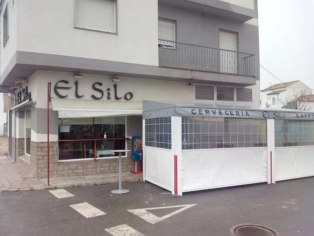 El Silo Cafeteria-Cerveceria_Sabiote_slider_image_1