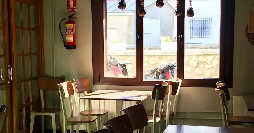 Piotr Kowalczuk_La Fonda Del Perchel_Santiago-Pontones_recensione