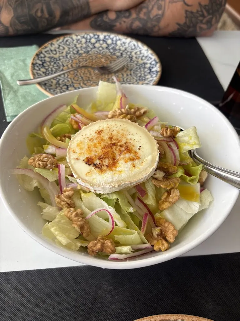 Blanca Farnós Hernández_La Fonda Del Perchel_Santiago-Pontones_recensione