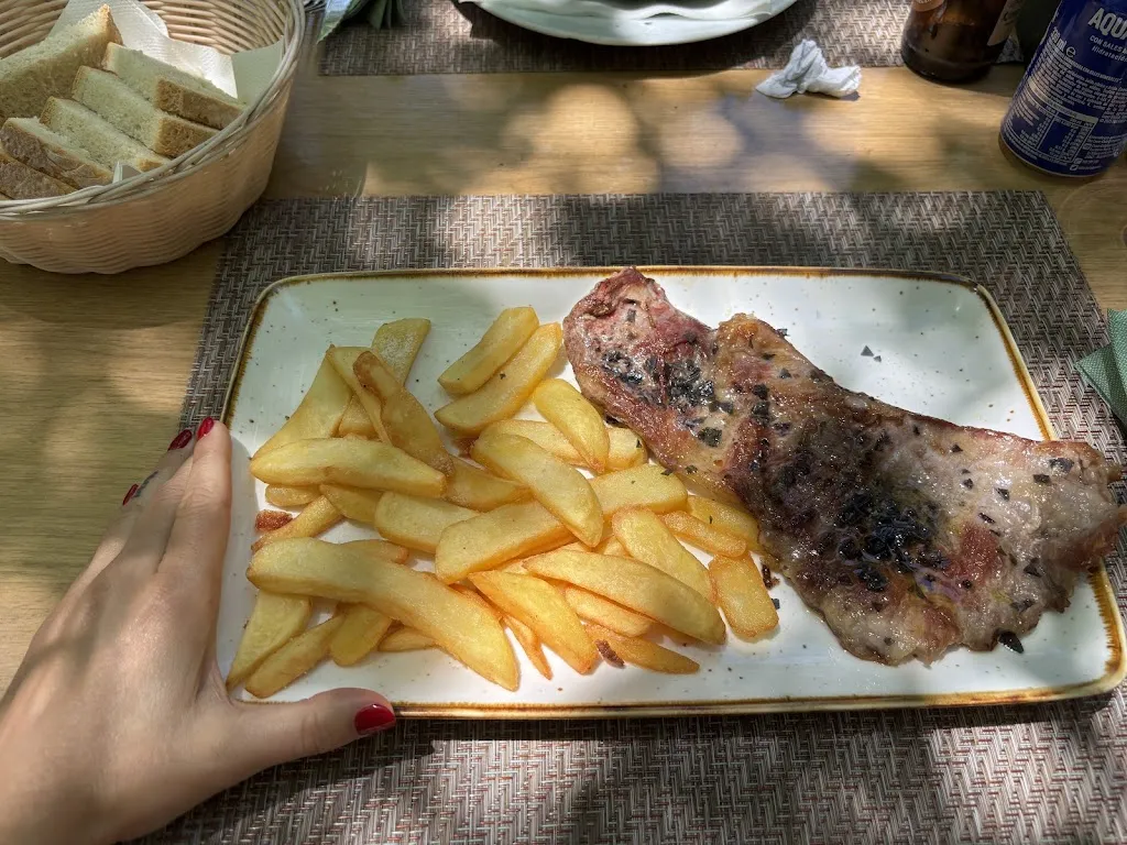 Mesón Rincón Juanito restaurant in Santiago-Pontones