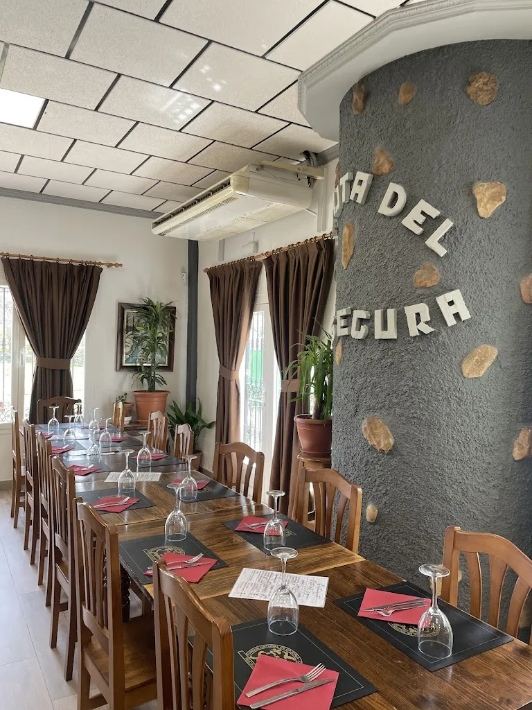 Hotel Ruta Del Segura_Santiago-Pontones_slider_image_1