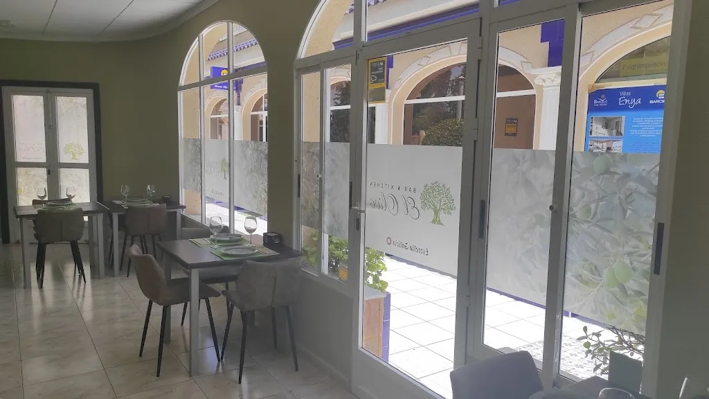 Bar & Kitchen El Olivo restaurant in Quesada