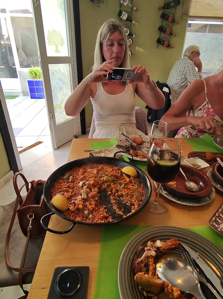 Bar & Kitchen El Olivo_Quesada_slider_image_2