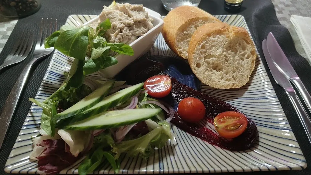 Patrick Perkins_Da Silva's Restaurant Quesada_Quesada_review