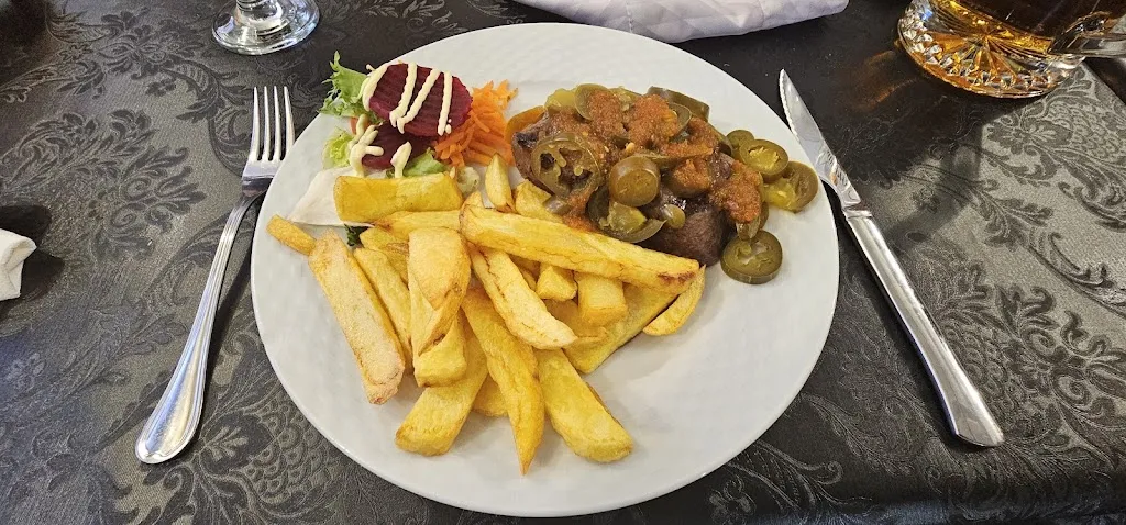 Robbie Stewart_Patagonia Grill House_Quesada_review