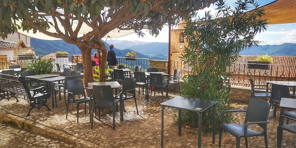 Restaurante La Mesa Segureña restaurant in Segura de la Sierra