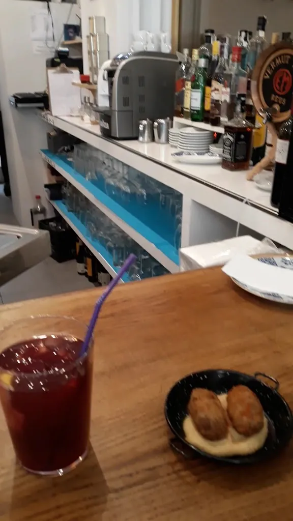 Dolores y Lola_Dolores_slider_image_2