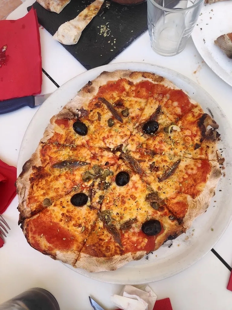 Laura LG_Pizzeria La dolce vita_Pozo Alcón_review