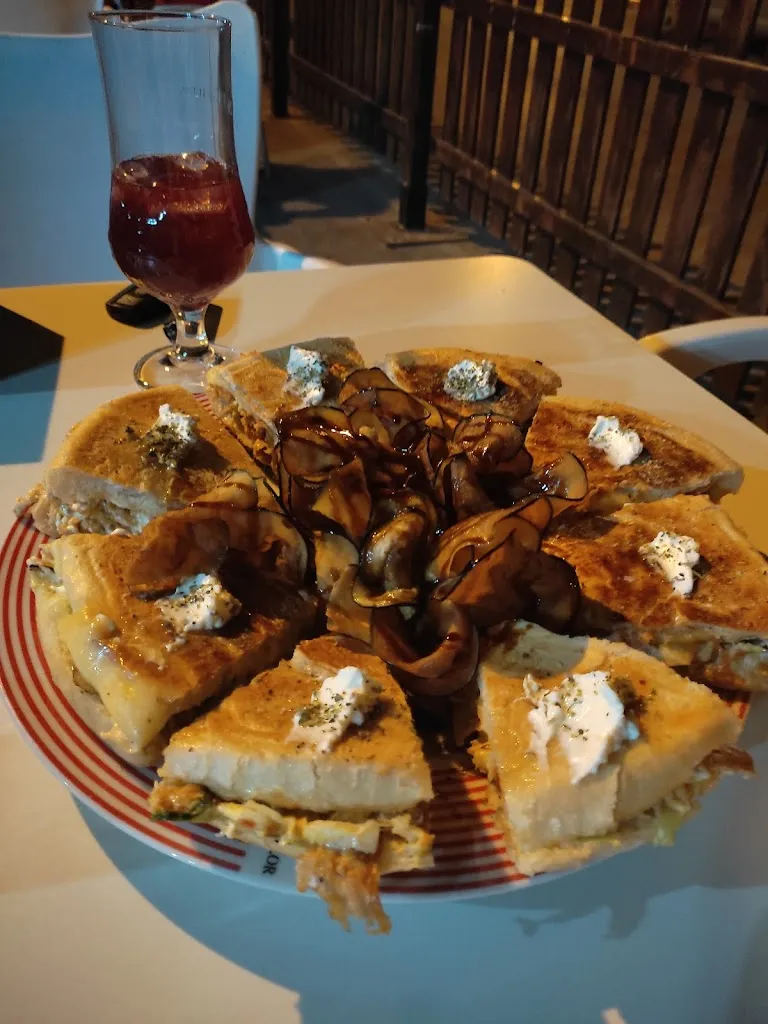 anais Sanchez Egea_Bar La Tasca_Pozo Alcón_review