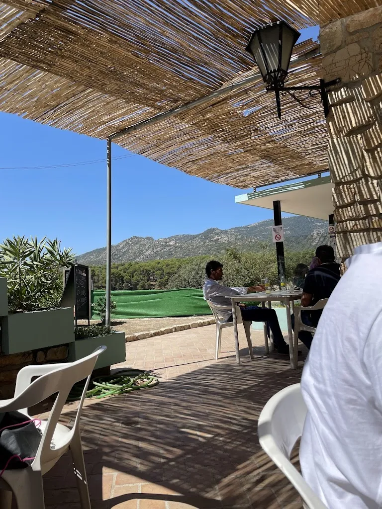 Bar Restaurante La Bolera restaurant in Pozo Alcón