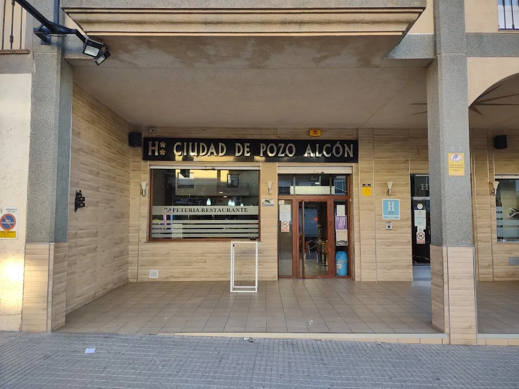 Mark Parker_Hotel Ciudad de Pozo Alcón_Pozo Alcón_recensione