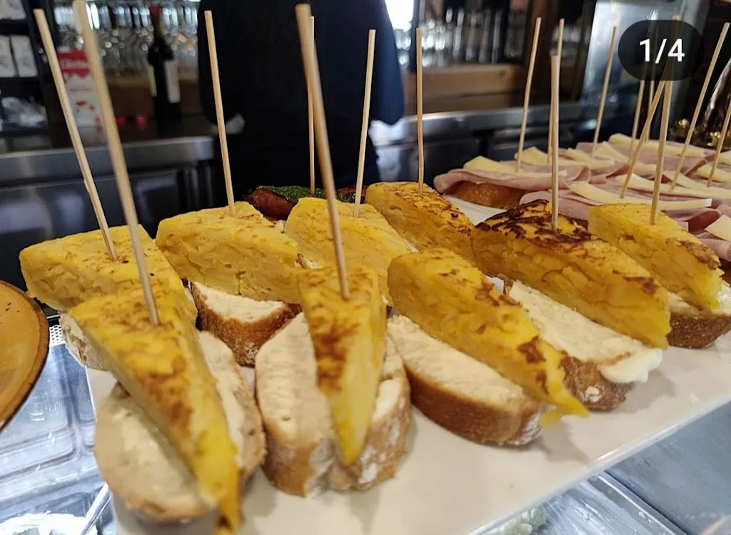 Restaurante piscinas Loli restaurant in Pozo Alcón