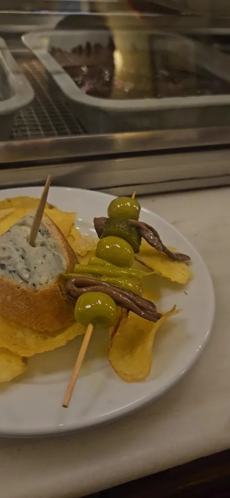 Kateryna Nedorizaniuk_La Dolores_Dolores_review