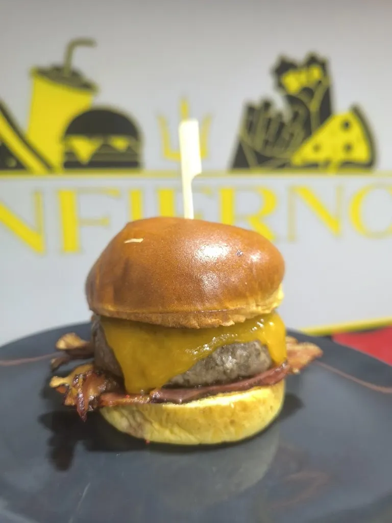 Menü_Pizzería infierno_Torreblascopedro_Bild_1