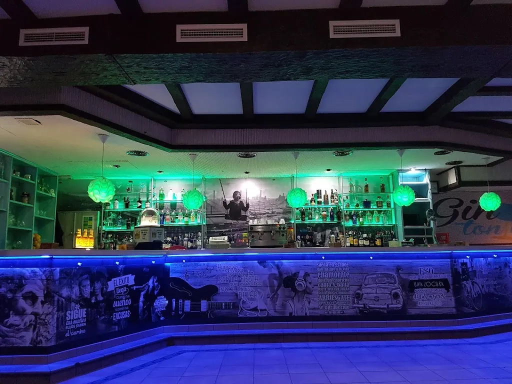 Pub Gin-Tonic_Santisteban del Puerto_slider_image_1