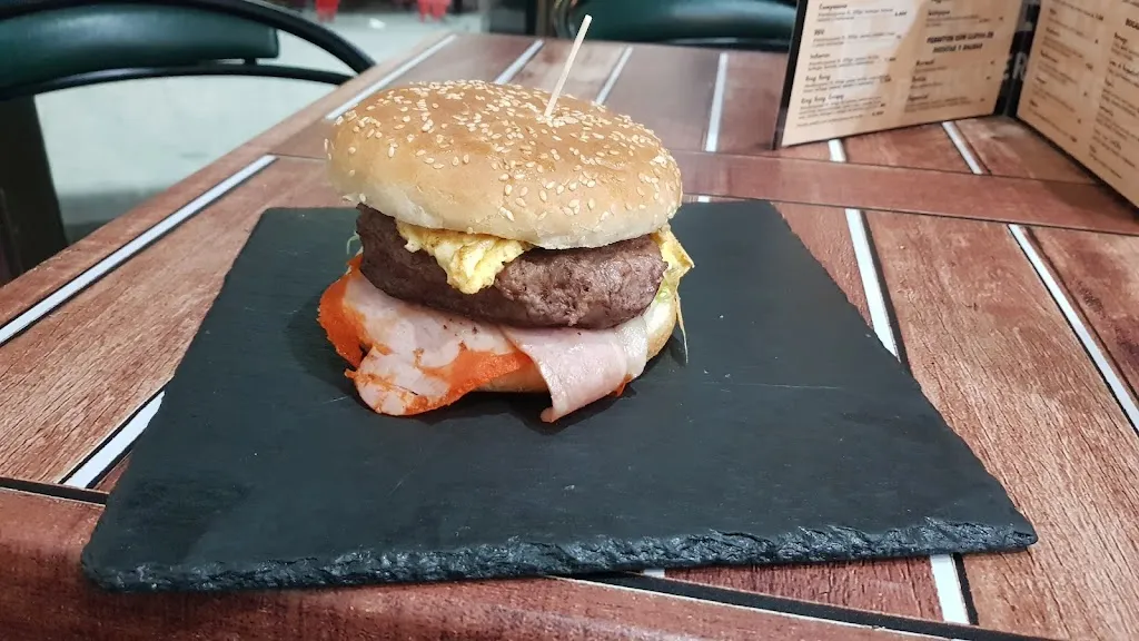 Burguer Pepe's_Torre del Campo_slider_image_2