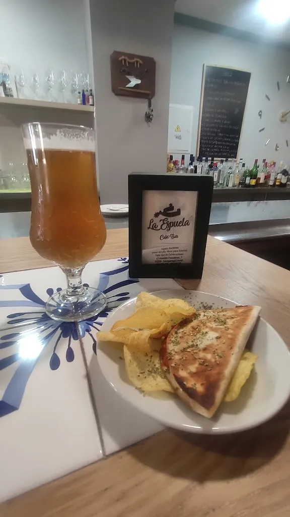 Mario Miguel Medina Romero_LA ESPUELA_Torreperogil_review