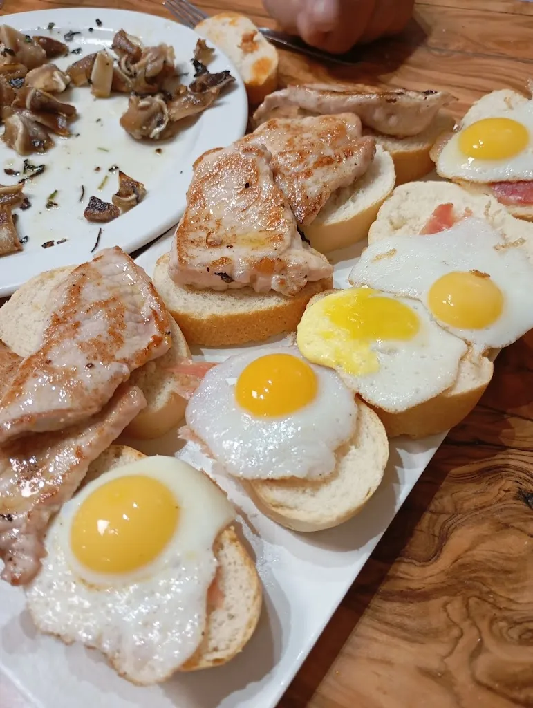 Francisco jose Galvez Gil_Bar El Riñón_Torreperogil_review