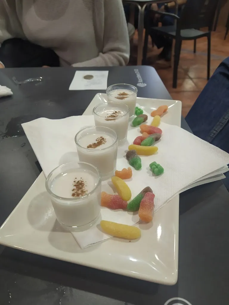 R.LOBATO.R_Bar Juan Antonio Martínez Revert_Torreperogil_review