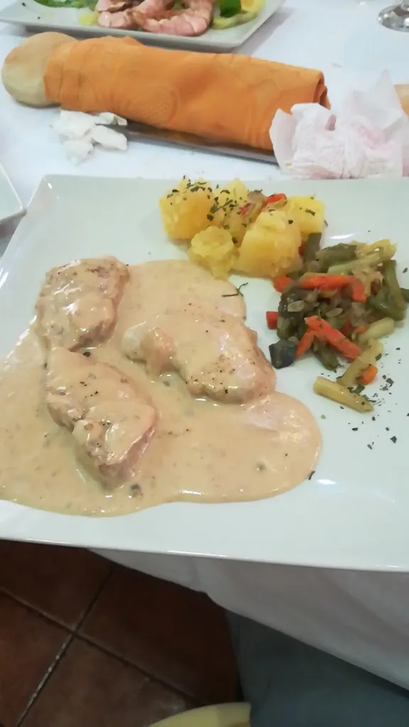 José Antonio Jimenez_Bar Juan Antonio Martínez Revert_Torreperogil_review