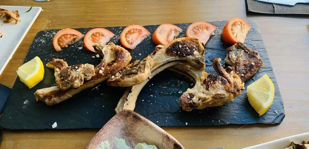 Alba Sanchez_Bar Blue Dream Tierra y Mar_Torreperogil_review