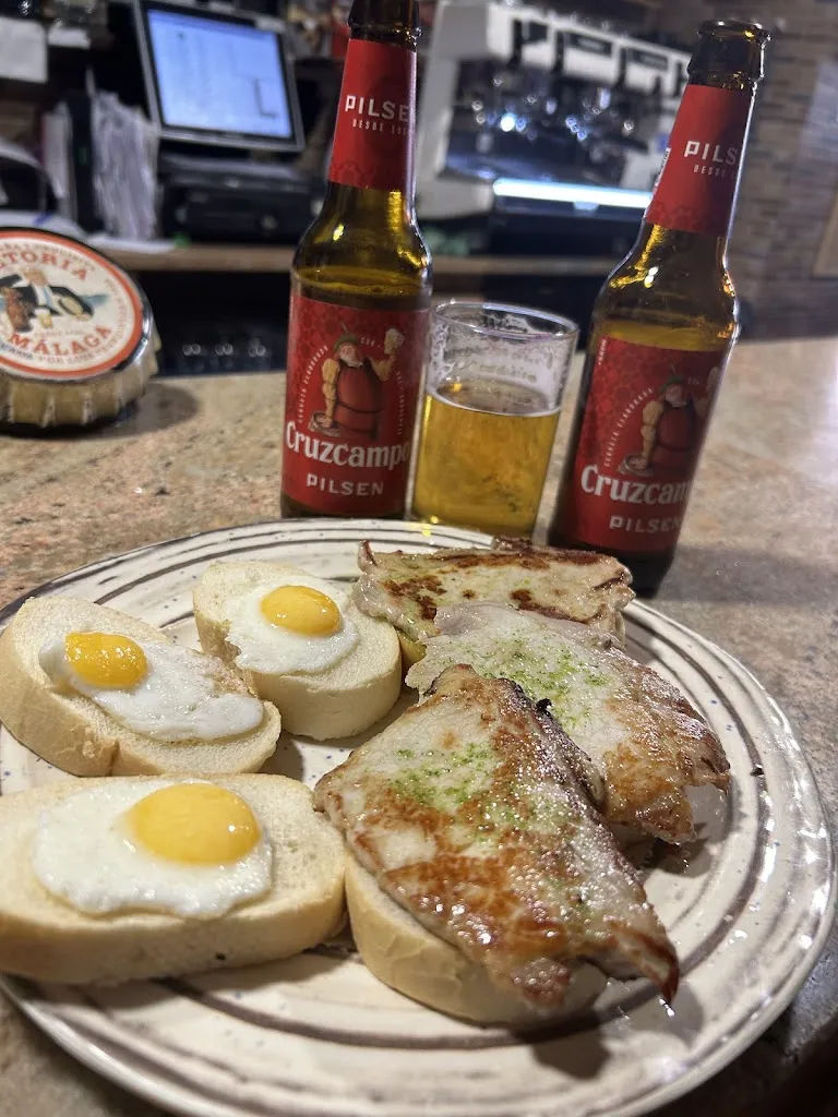 Carmen Montilla_Bar La Loma_Torreperogil_review