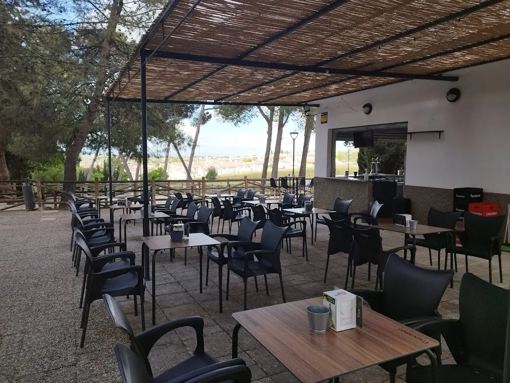 Kiosko Bar Los Pinos_Torreperogil_slider_image_1