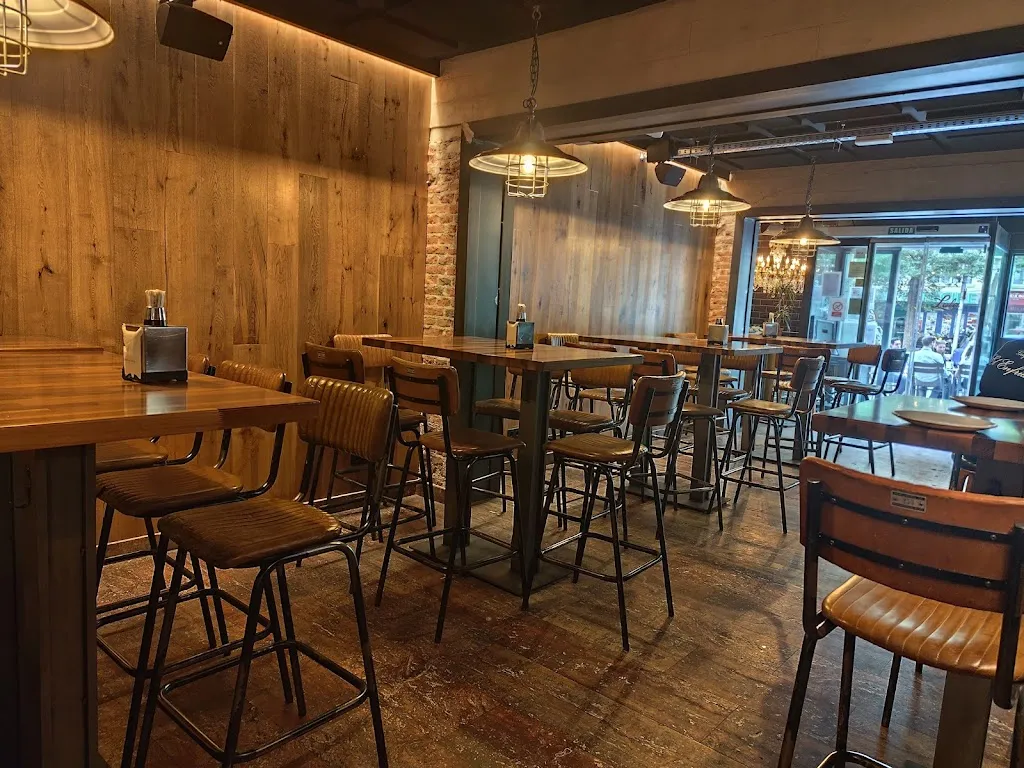 No me llames Dolores_Dolores_slider_image_3