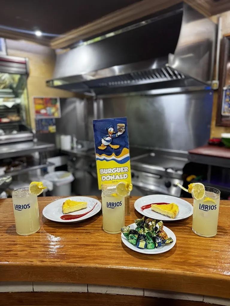 Salvador Espino_Café Burguer Donald_Villacarrillo_review