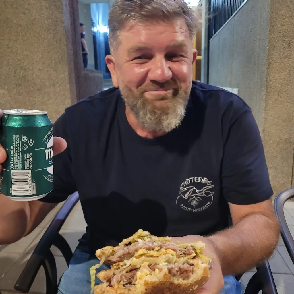 ROSALIA MARTINEZ_Café Burguer Donald_Villacarrillo_review