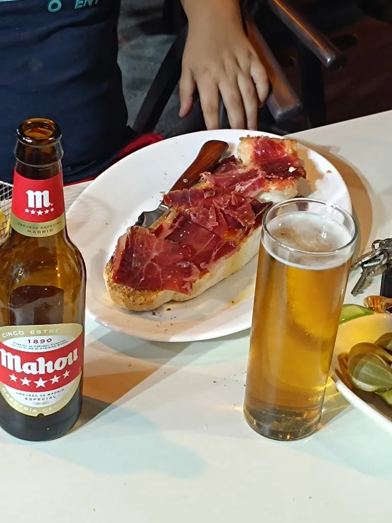 Miguel Juan Arjonilla Bueno_Cafeteria Restaurante Rocio_Torredonjimeno_review