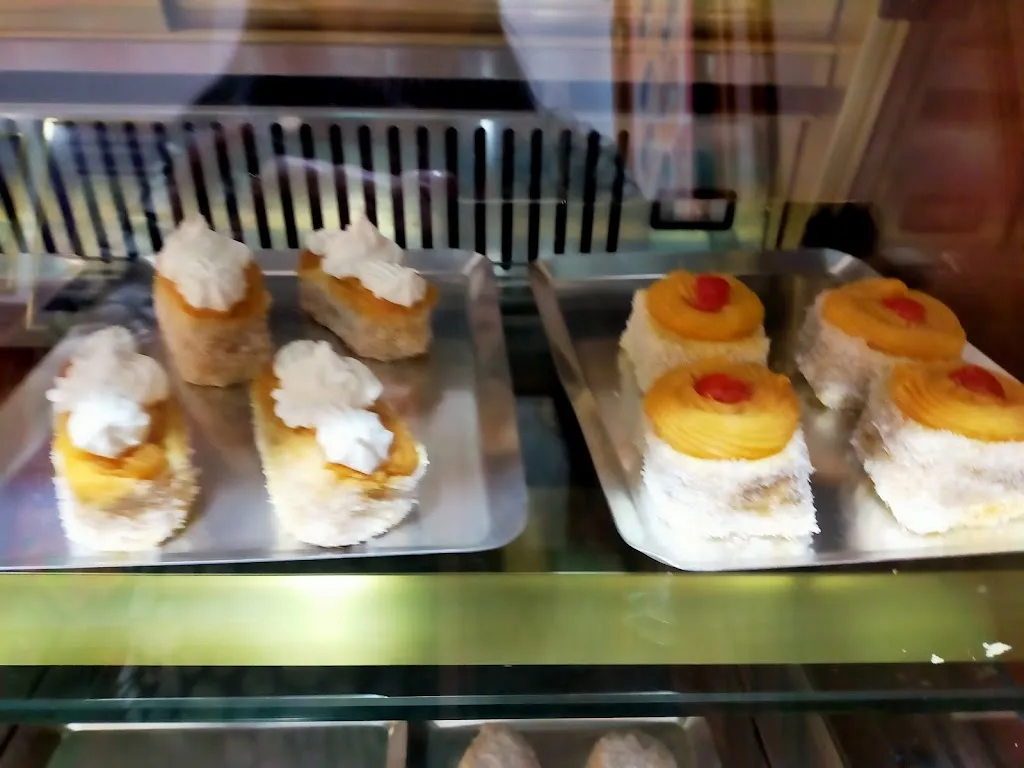 Ali Ximó_Confitería Hueso_Torredonjimeno_review