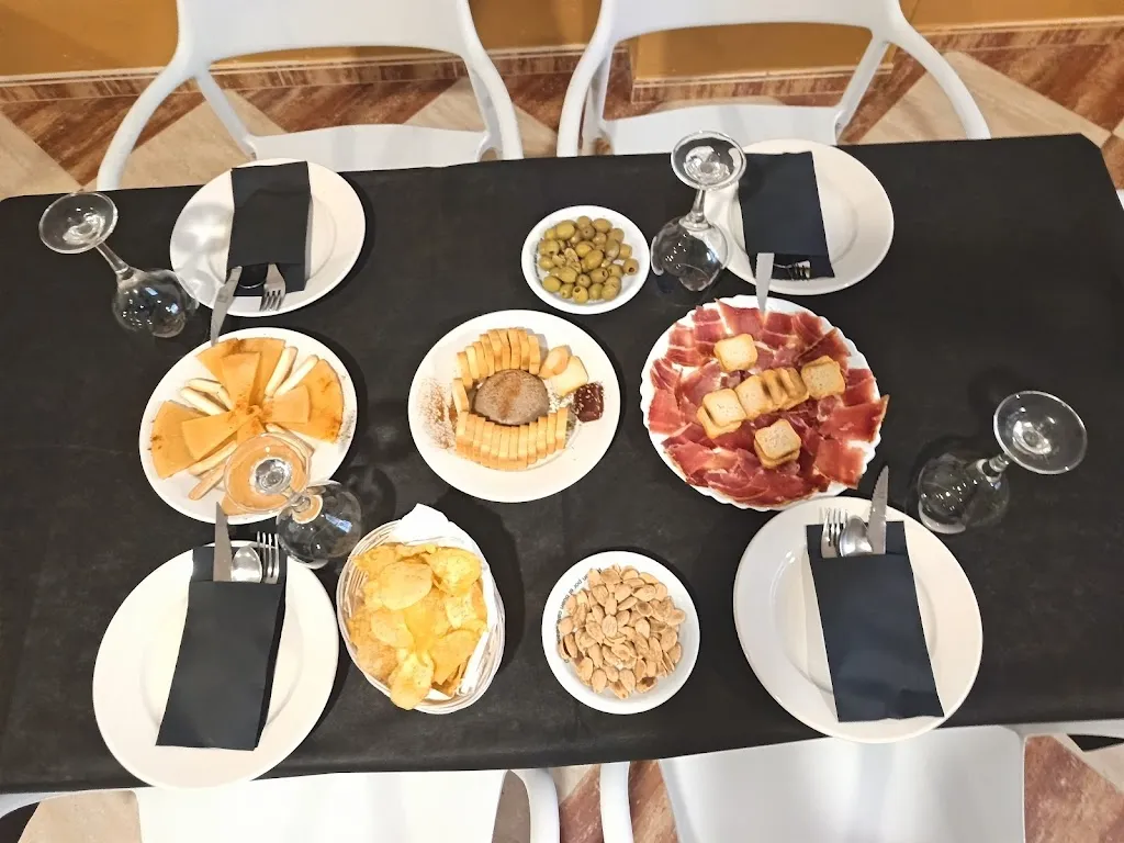 Bar casa Juanito_Villardompardo_slider_image_3