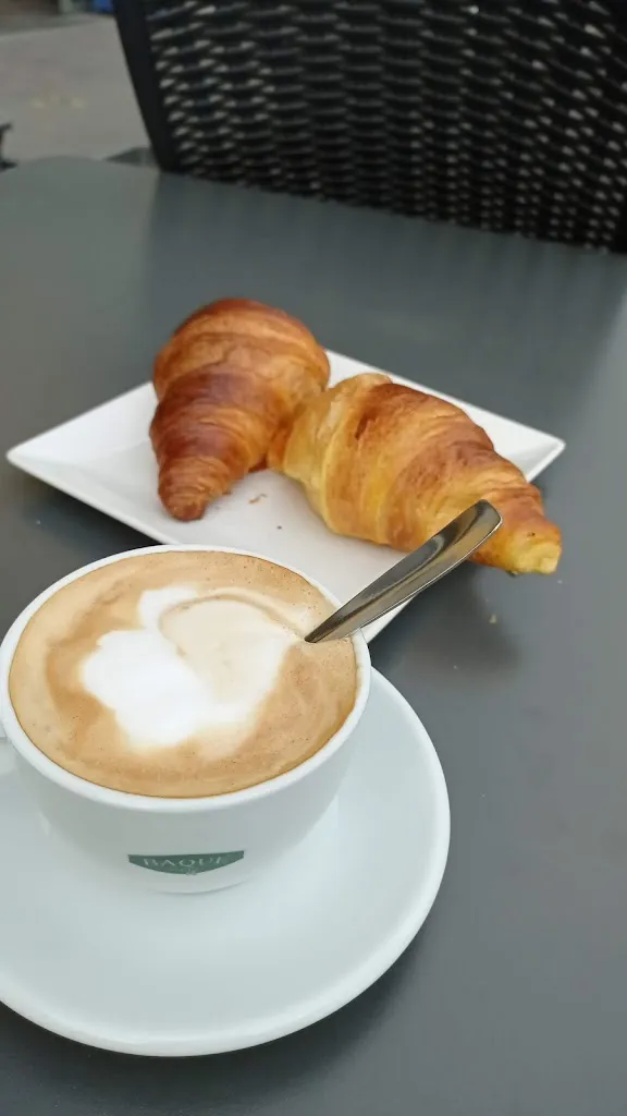 Bohemian Café y Pan restaurant in Agoncillo