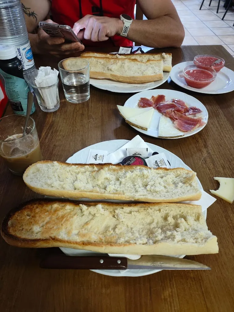 ricardo Lavernia_Bar La Bolera_Villanueva del Arzobispo_review