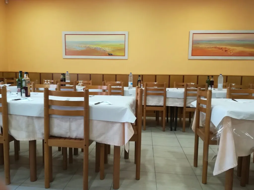 Restaurante las Palmeras restaurant in Arrúbal