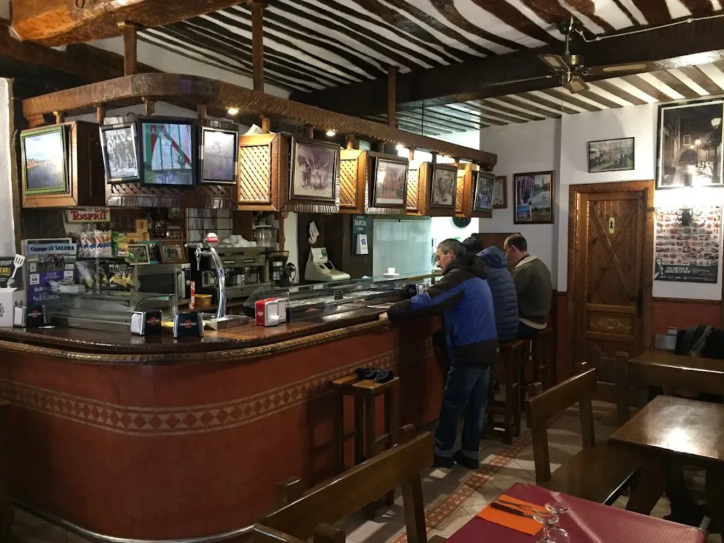 Bodegón La Judería restaurant in Arenzana de Abajo