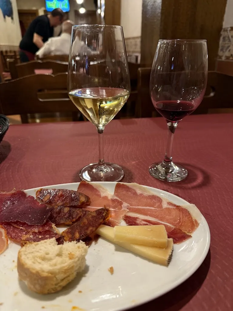 Lucia Hsu_Mesón Jamonero_Arenzana de Abajo_review