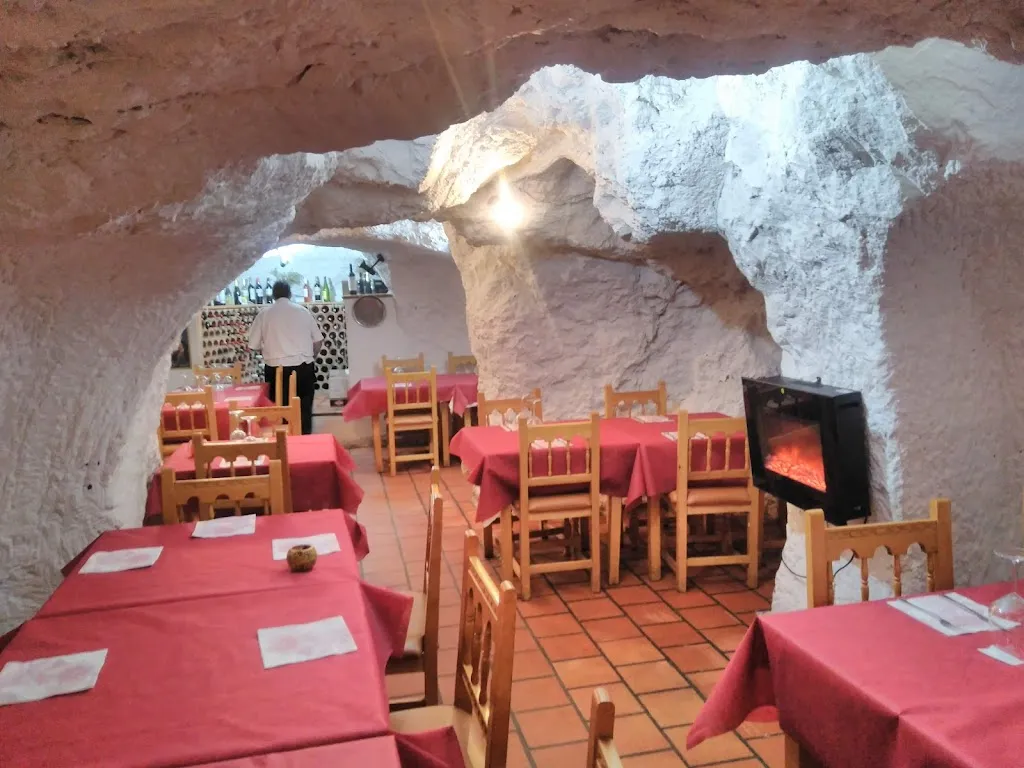 Restaurante Bodega la Petra_Arnedillo_slider_image_3