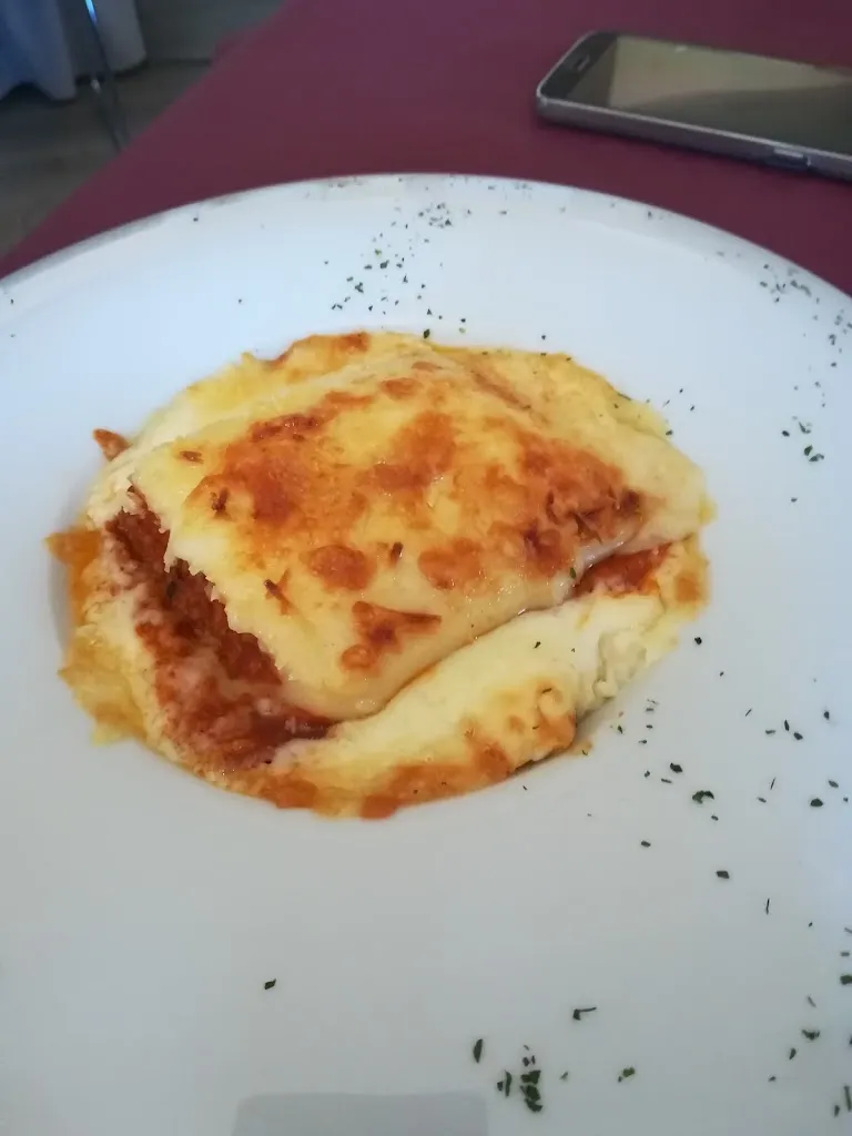 Ana Arbués Casaus_Ágora Lounge_Baños de Río Tobía_review