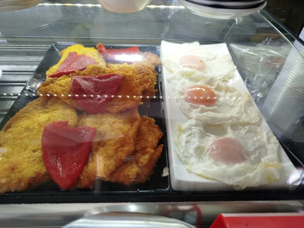 luis alvarez_Café Bar Sonia_Baños de Río Tobía_review