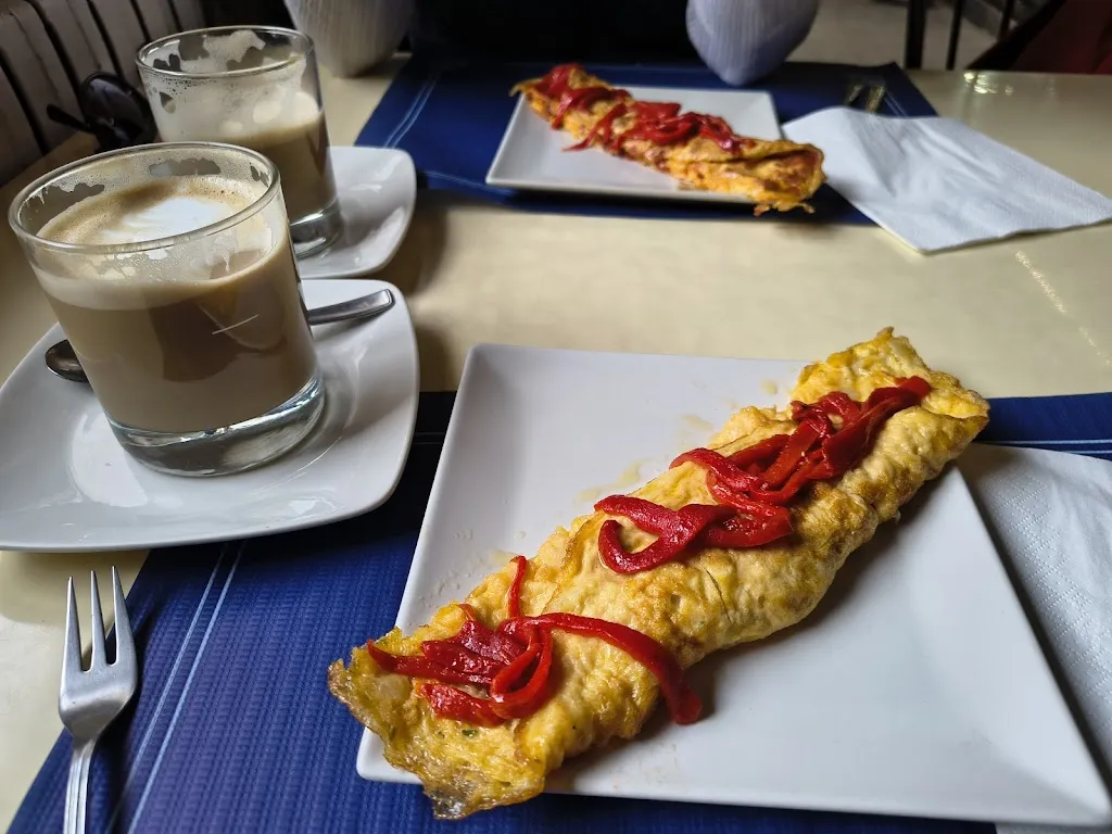 Café Bar Sonia_Baños de Río Tobía_slider_image_2