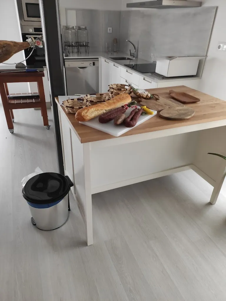 luis argaiz pastor_Jamón Sobrón Embutidos_Baños de Río Tobía_recensione